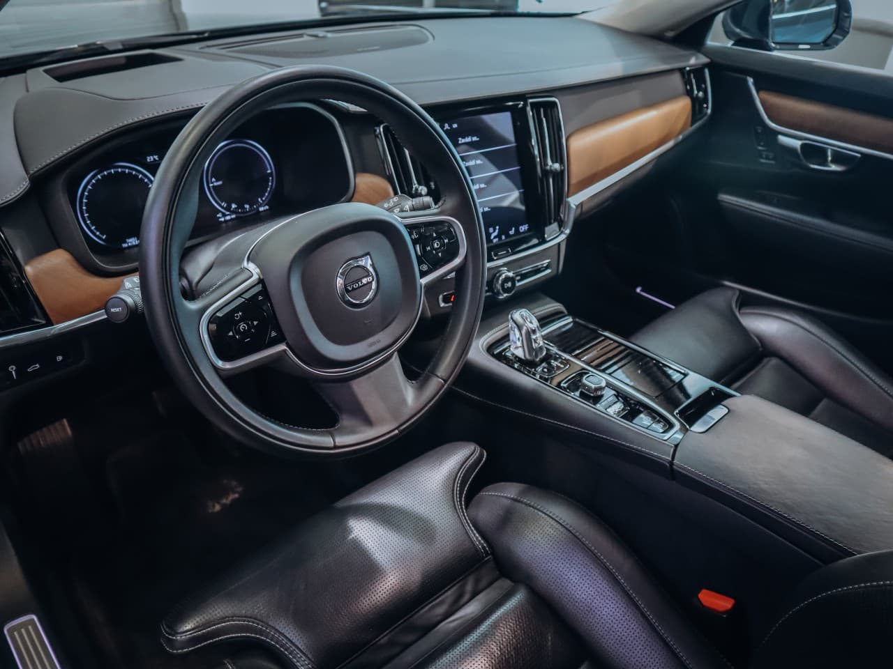 2019 Volvo V90 - 12