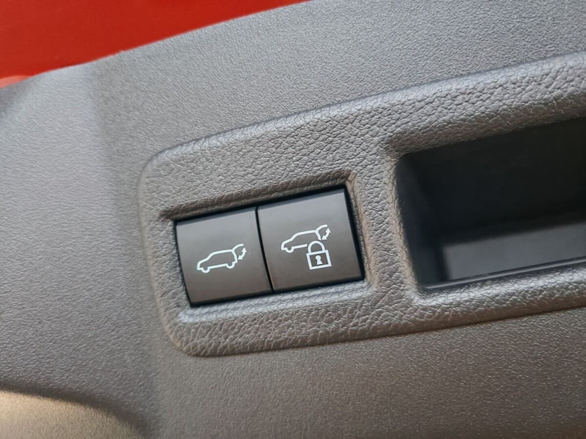 2024 Toyota Bz4x - 12