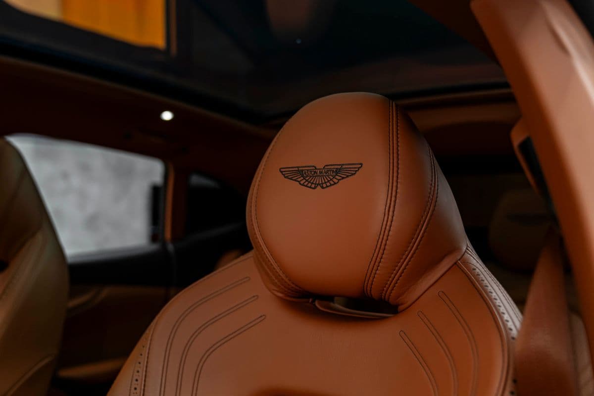 2020 Aston Martin Ostatní - 19