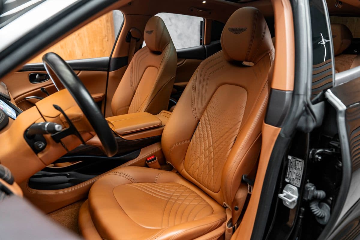 2020 Aston Martin Ostatní - 20