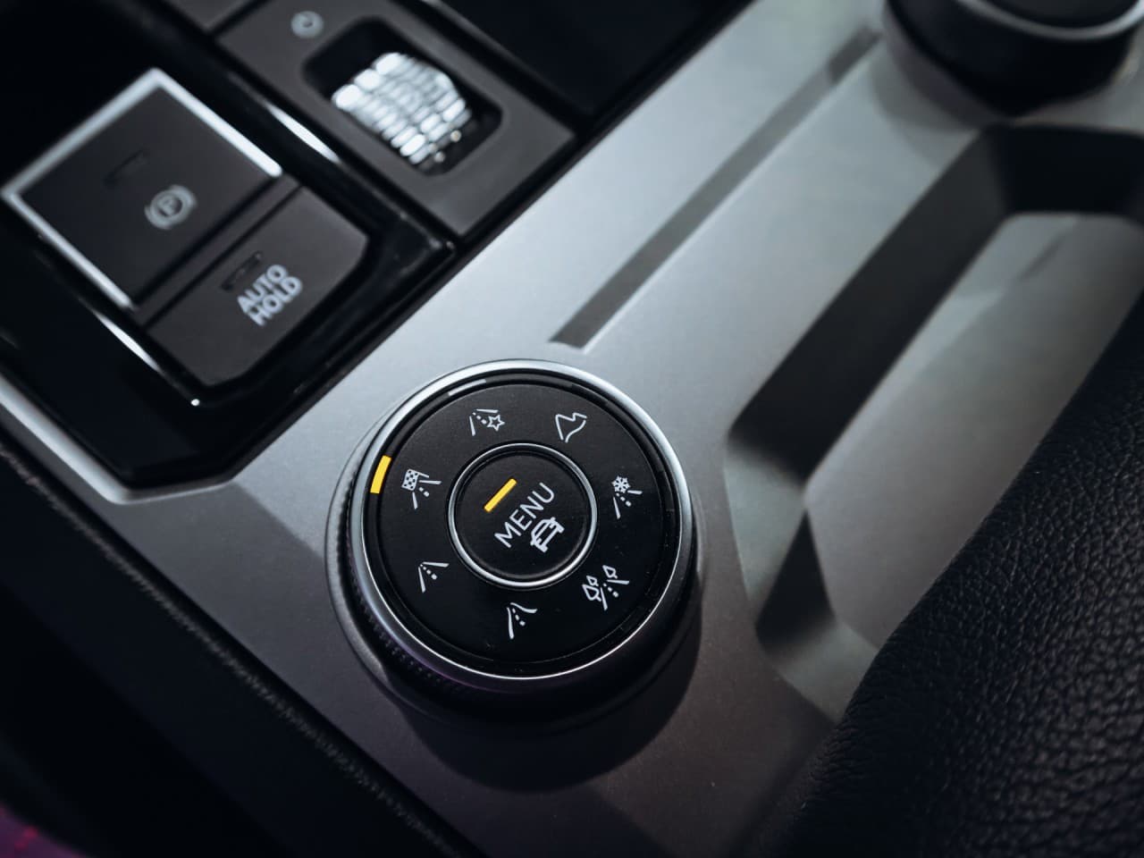 2020 Volkswagen Touareg - 17