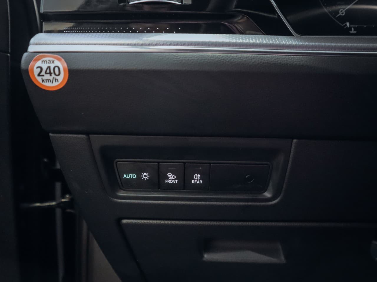 2020 Volkswagen Touareg - 19