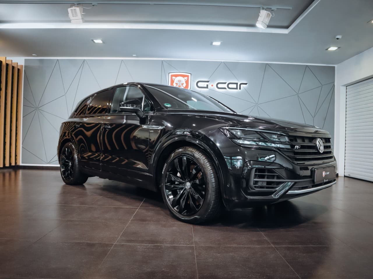 2020 Volkswagen Touareg - 2