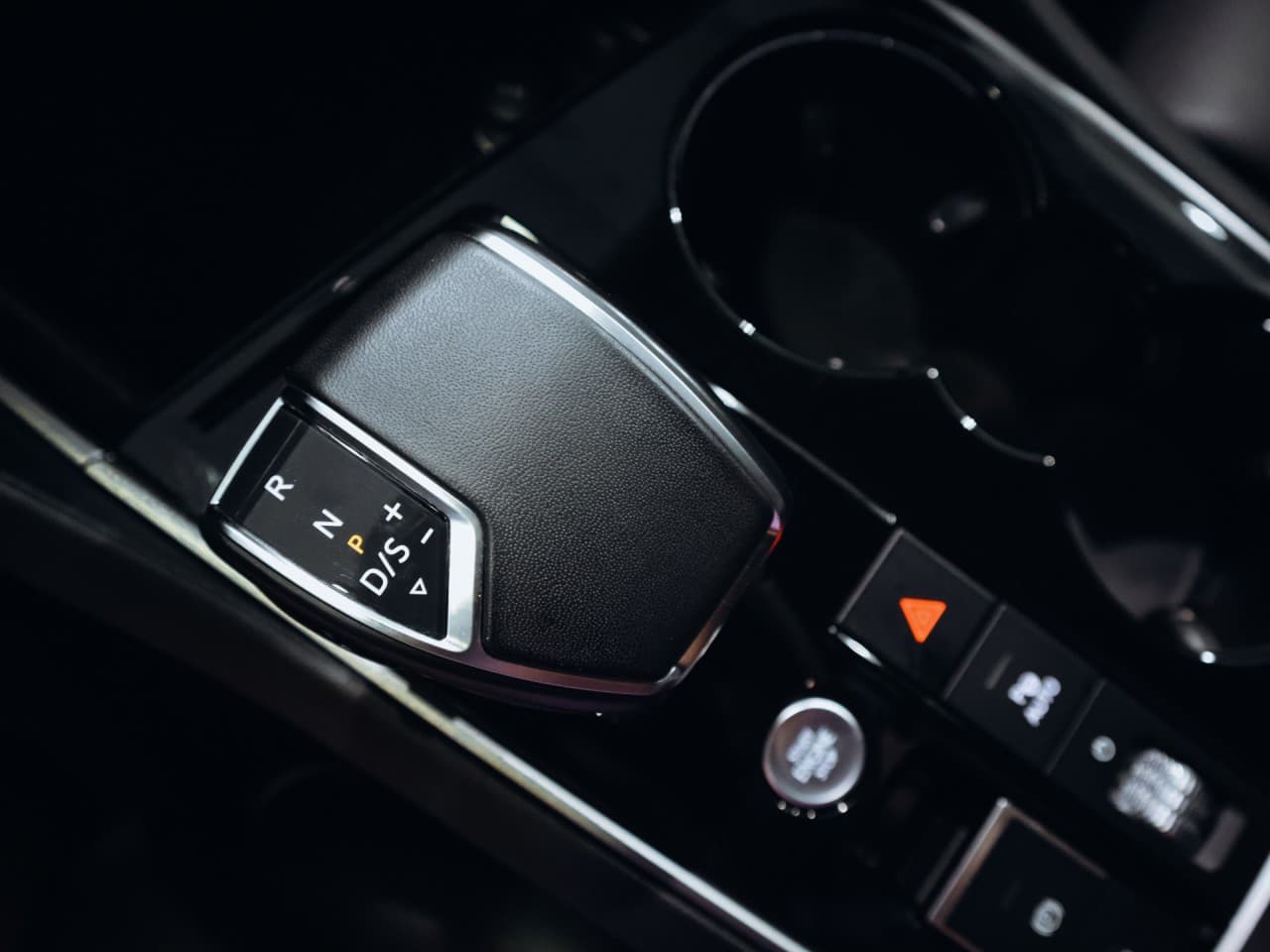 2020 Volkswagen Touareg - 20