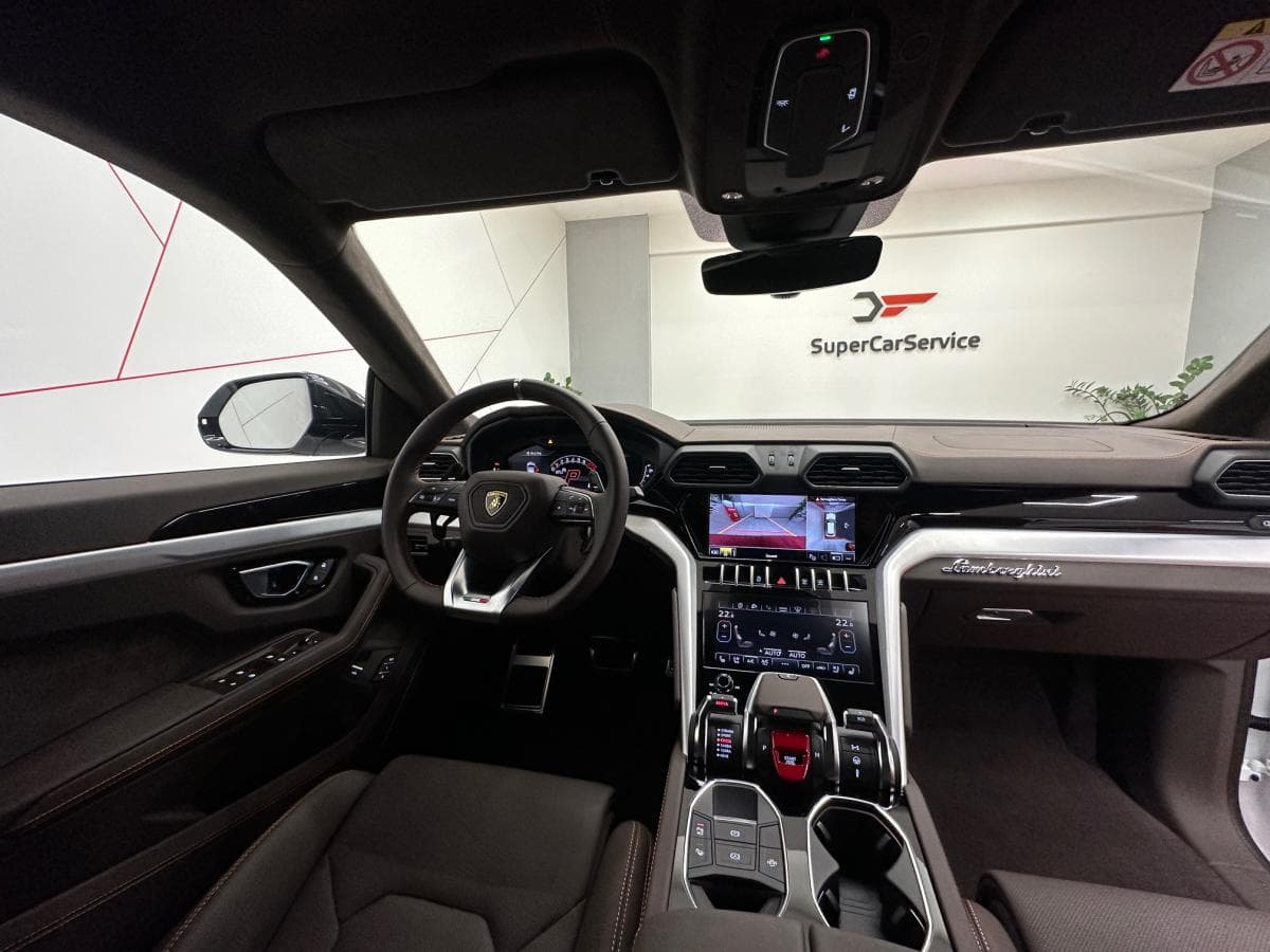 2024 Lamborghini Urus - 12