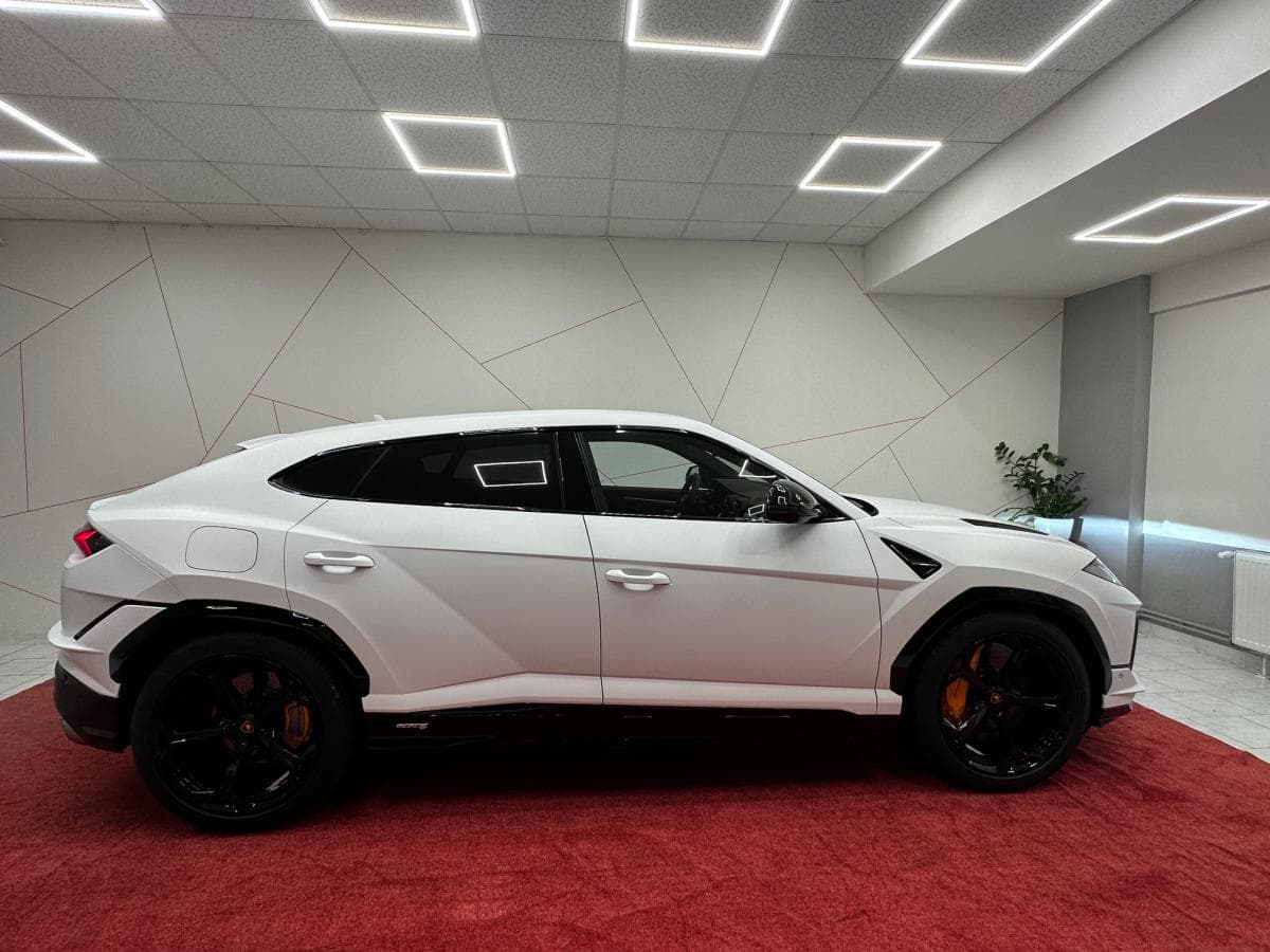 2024 Lamborghini Urus - 3