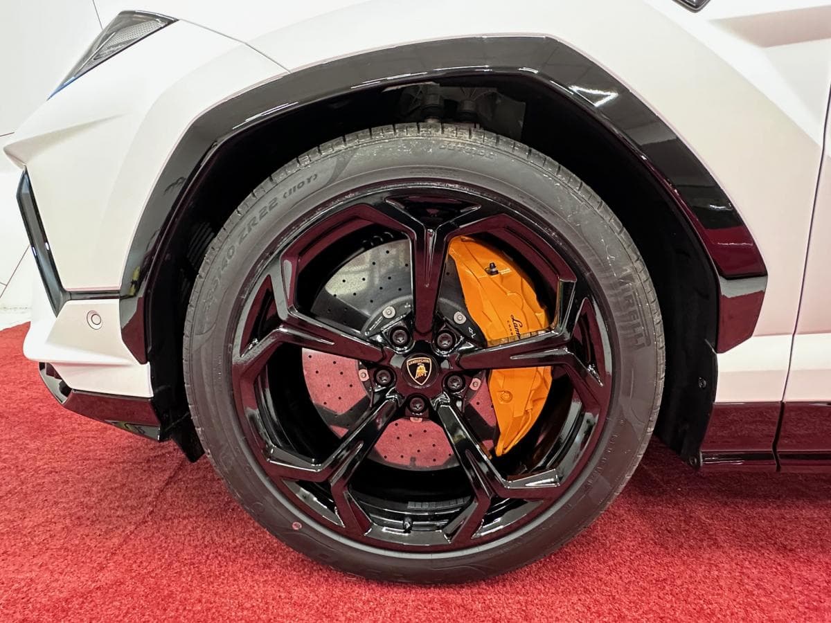 2024 Lamborghini Urus - 7