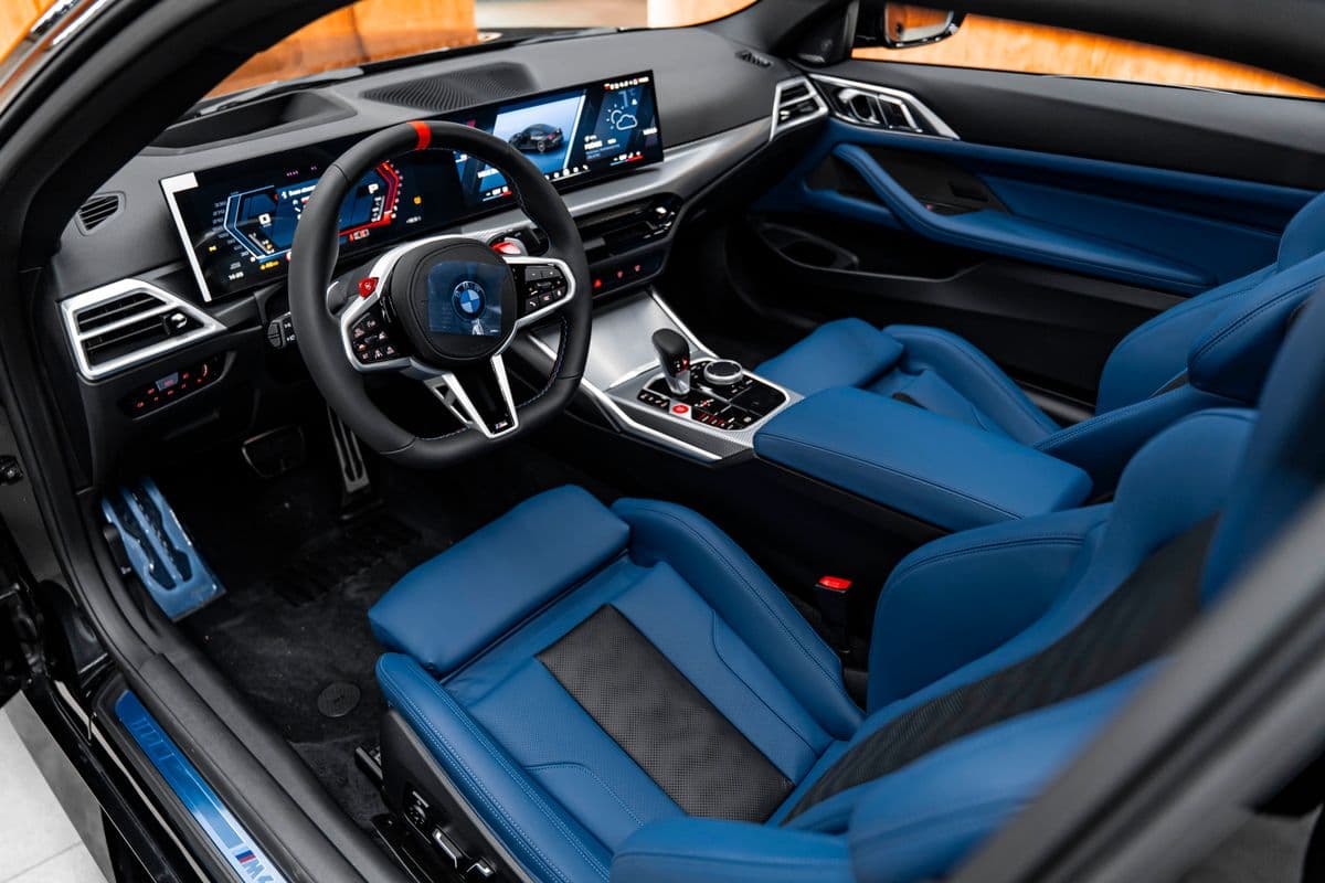 2025 BMW M4 - 8