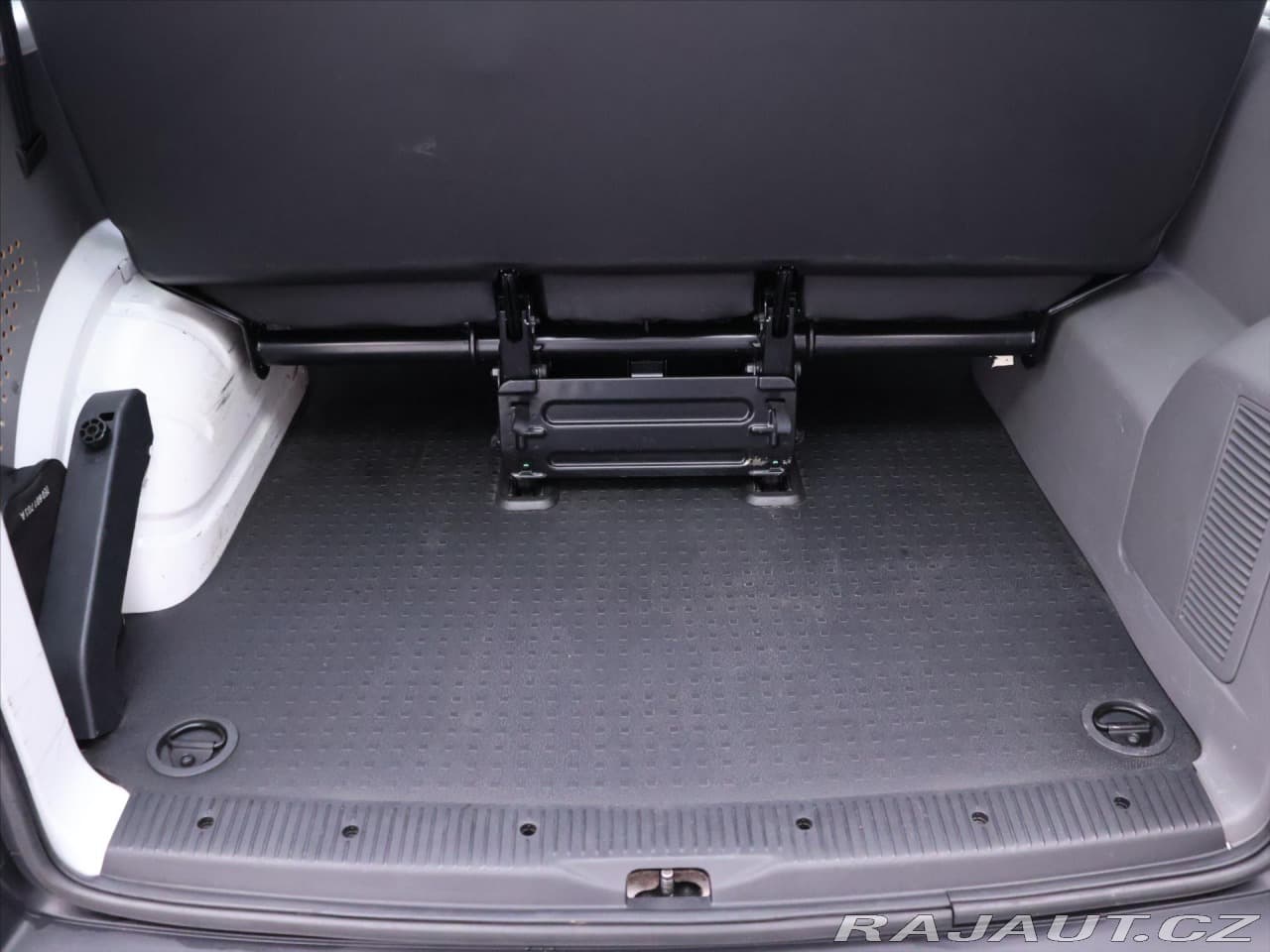 2020 Volkswagen Transporter - 10