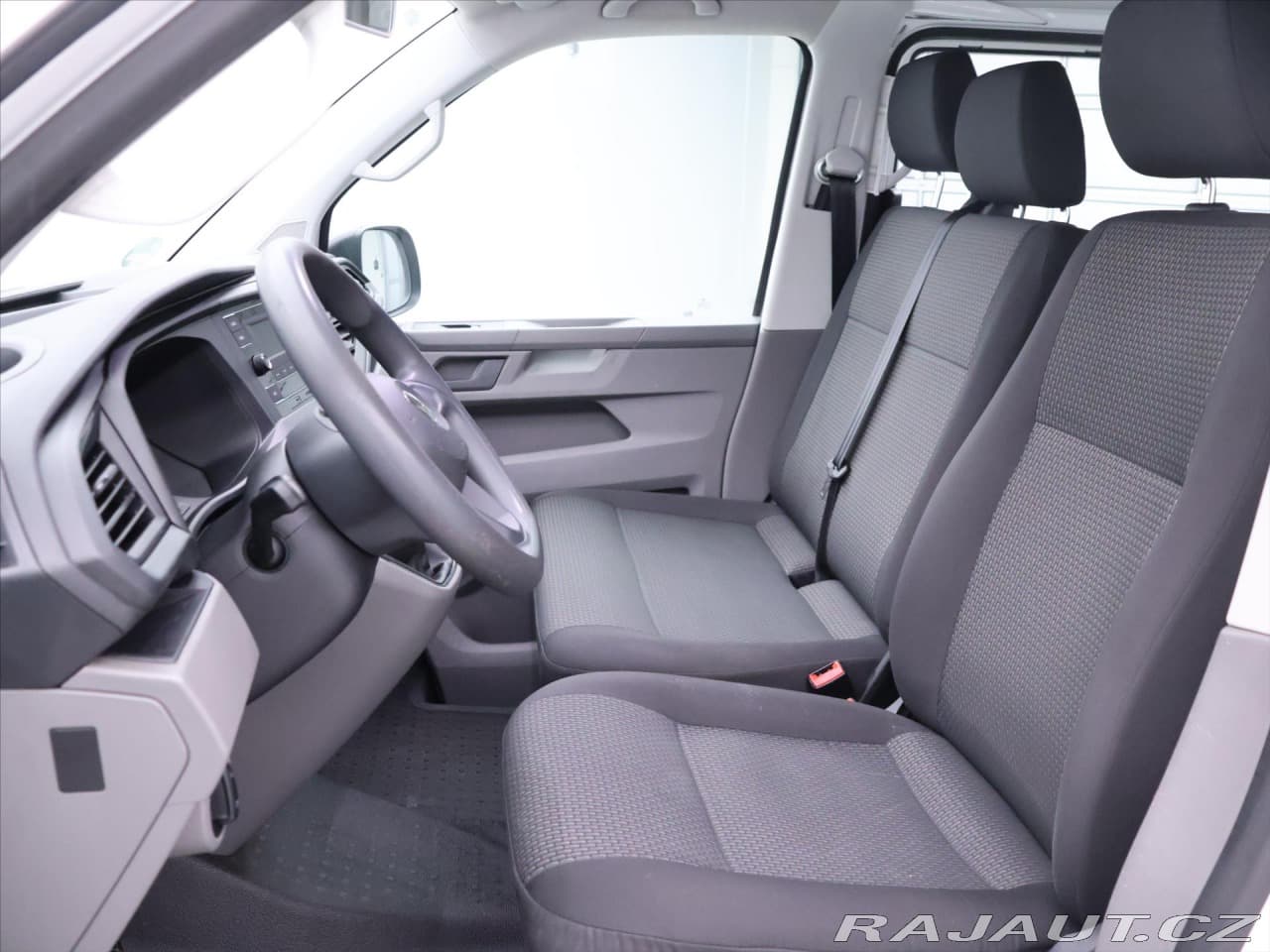 2020 Volkswagen Transporter - 12