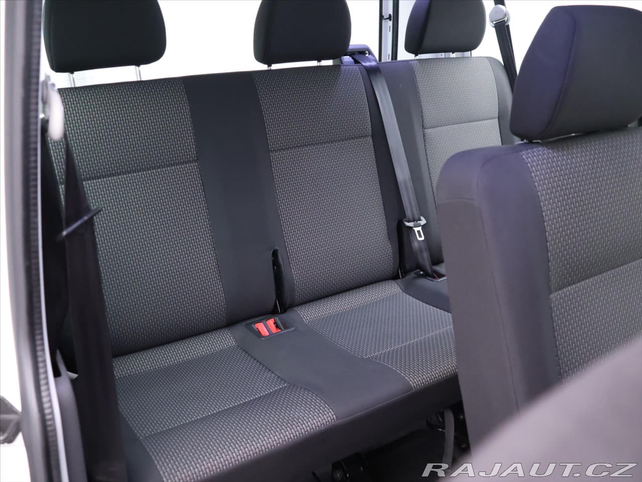 2020 Volkswagen Transporter - 16