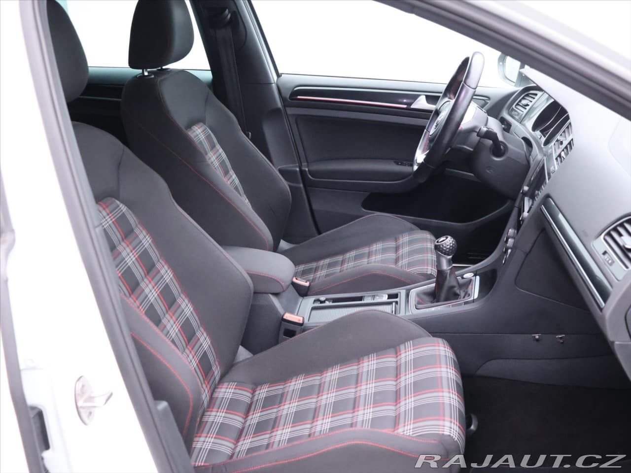 2015 Volkswagen Golf - 13