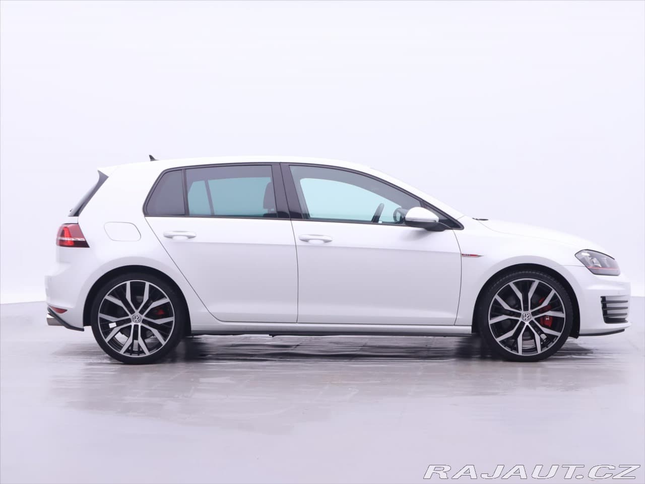 2015 Volkswagen Golf - 8