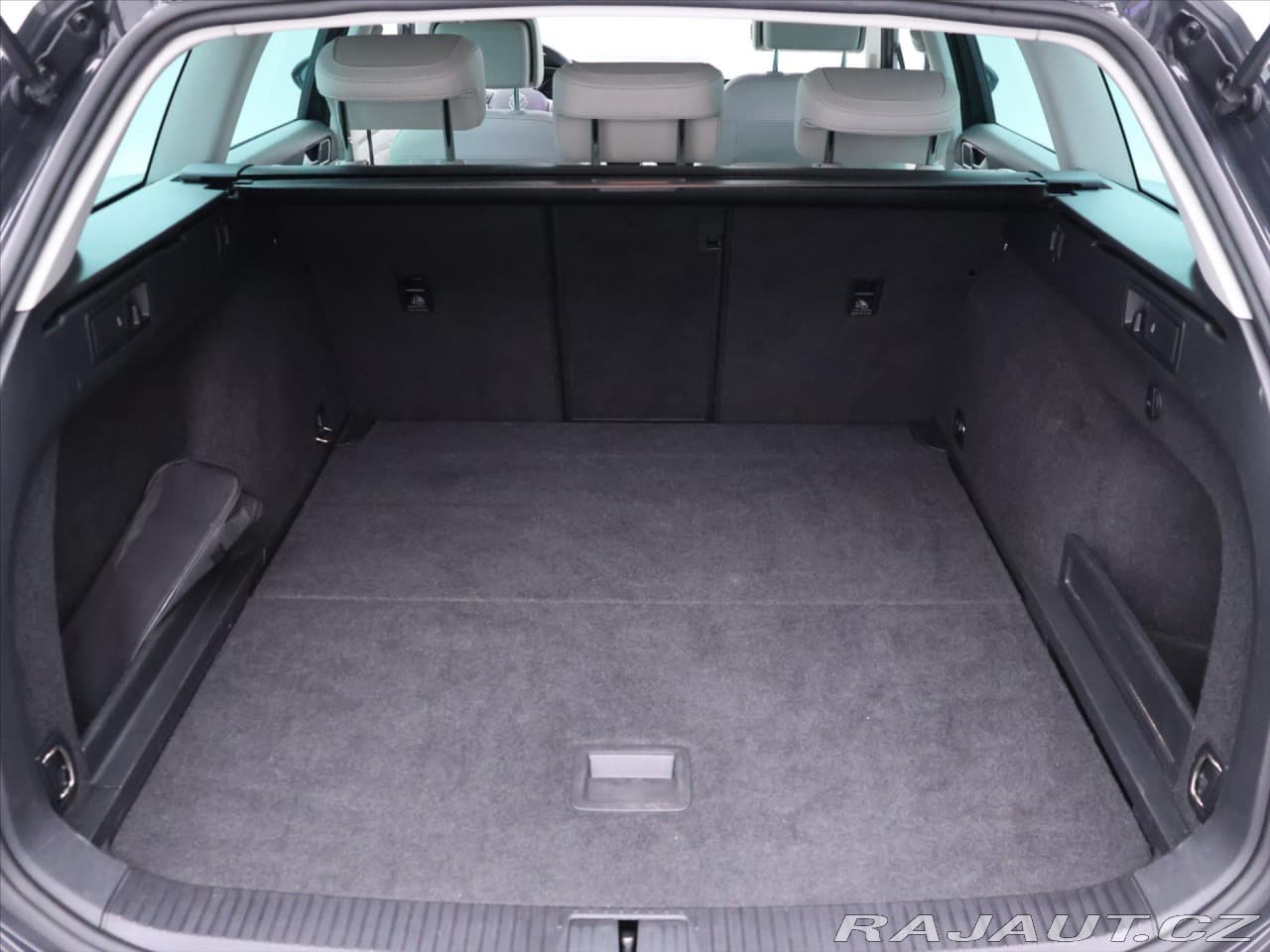 2020 Volkswagen Passat - 10