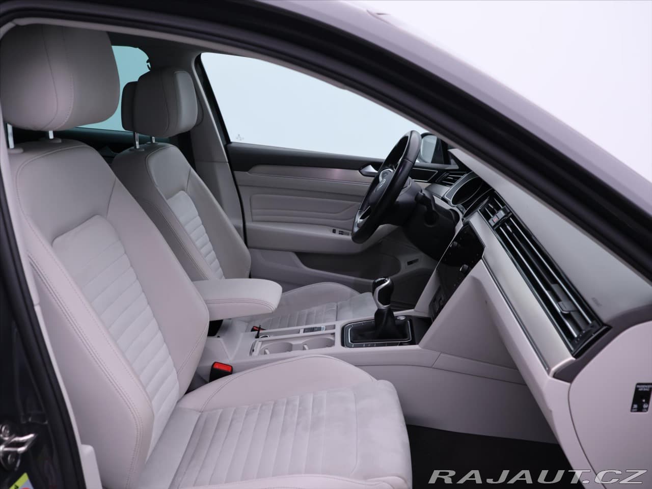 2020 Volkswagen Passat - 12