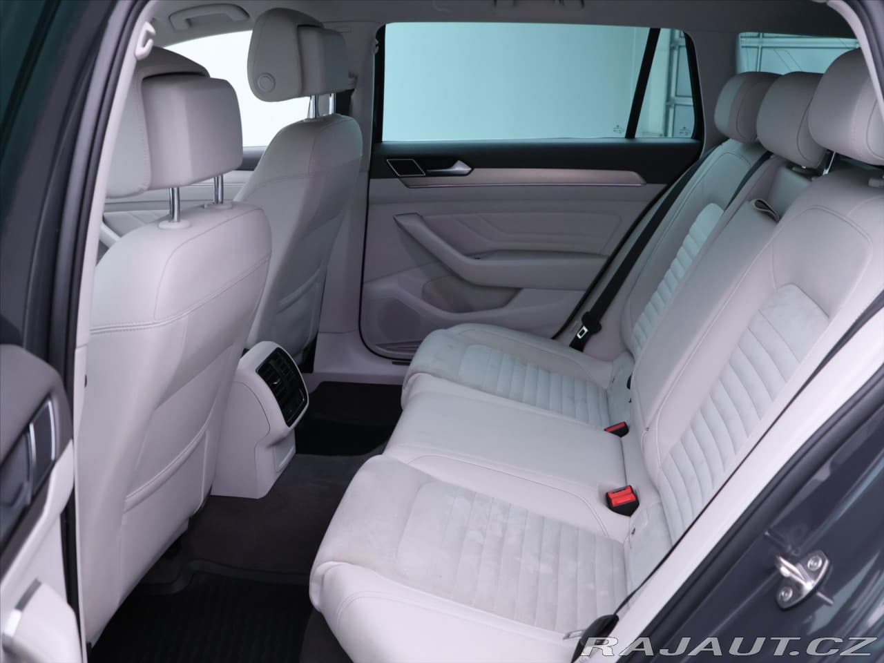 2020 Volkswagen Passat - 14