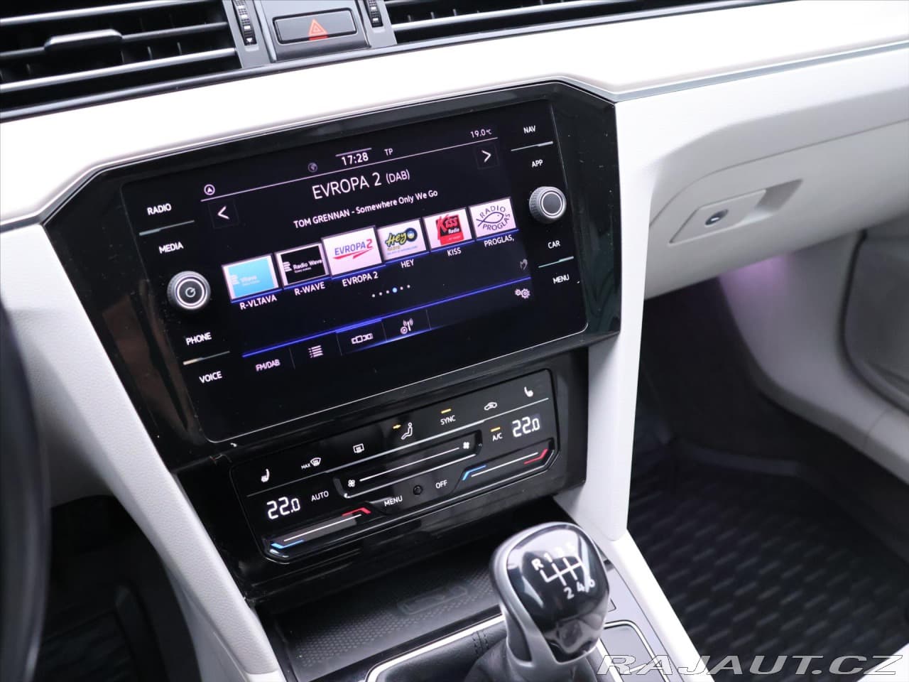 2020 Volkswagen Passat - 18