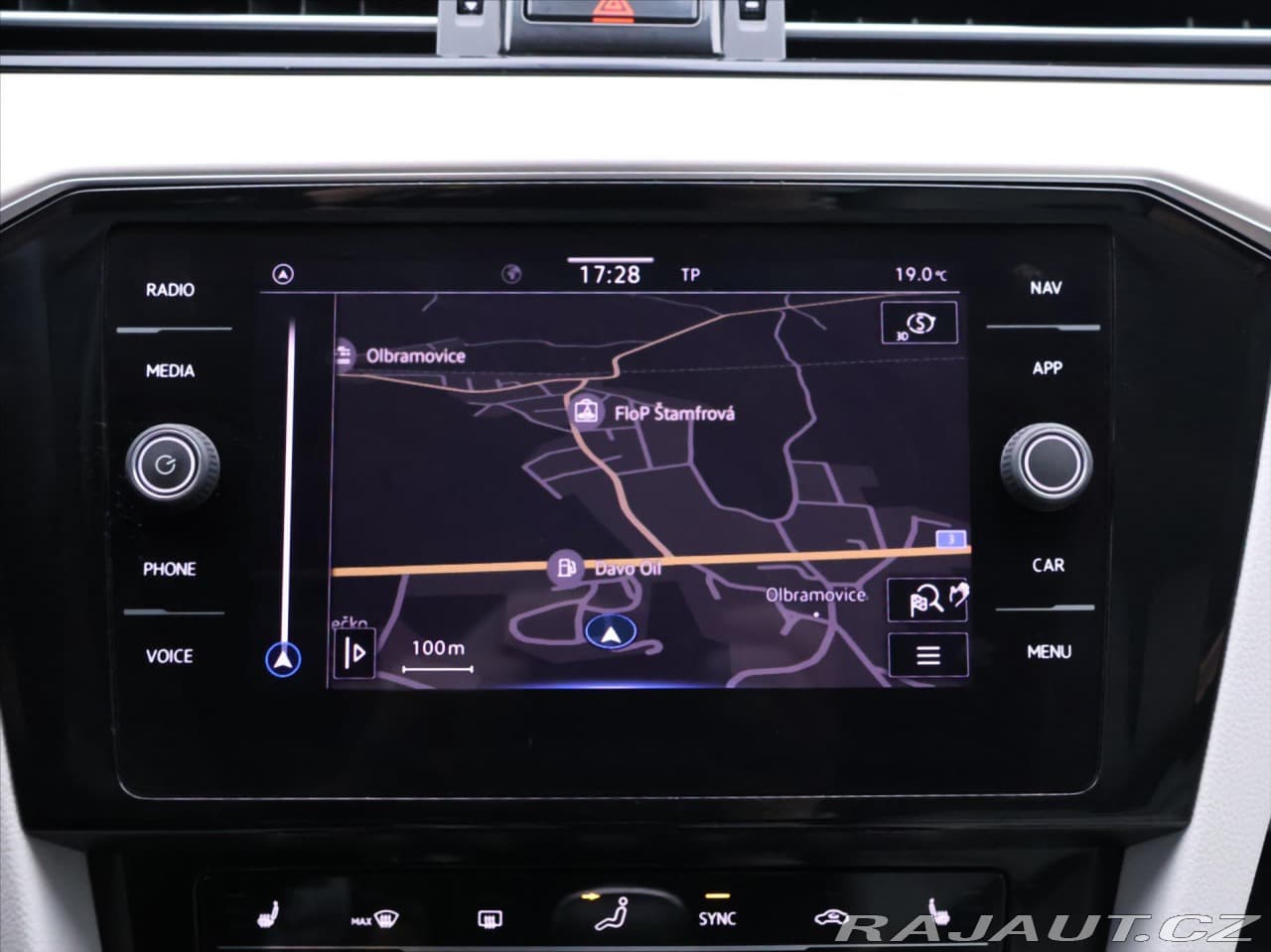 2020 Volkswagen Passat - 19