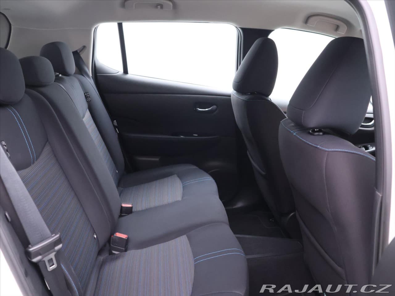 2019 Nissan Leaf - 12