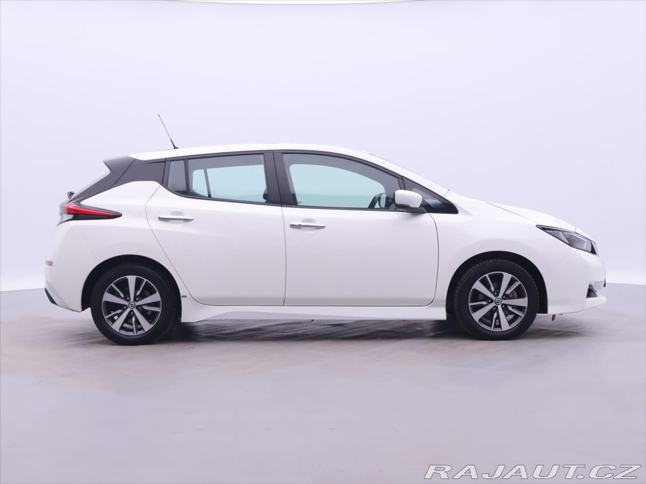 2019 Nissan Leaf - 8