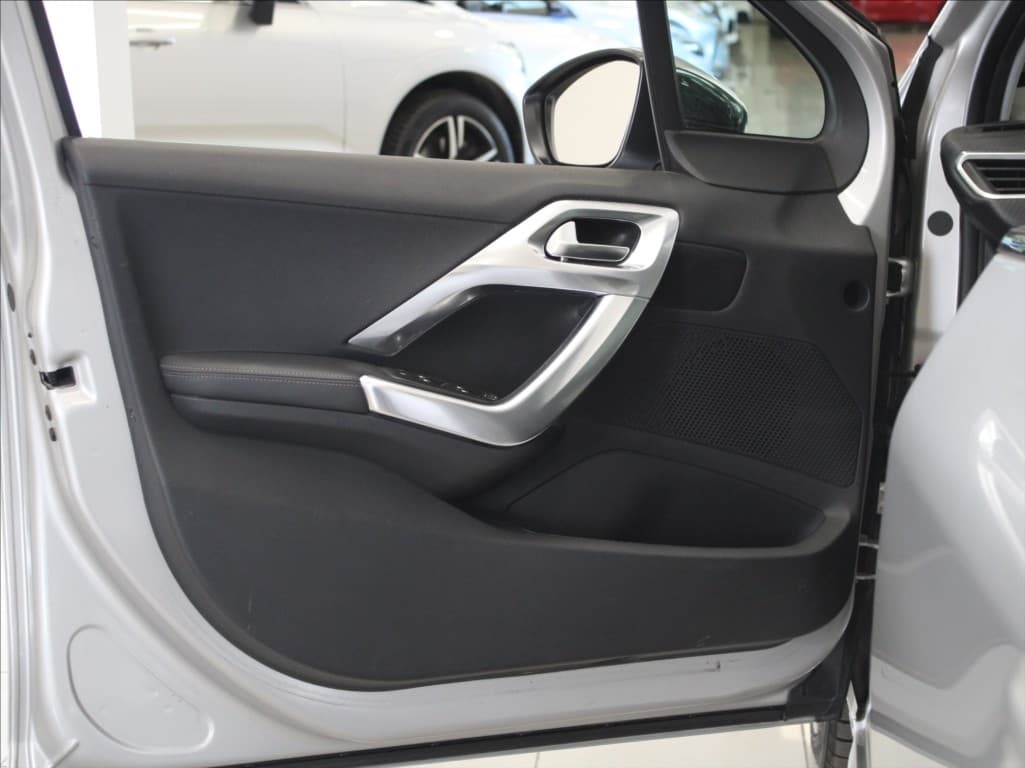 2018 Peugeot 208 - 16