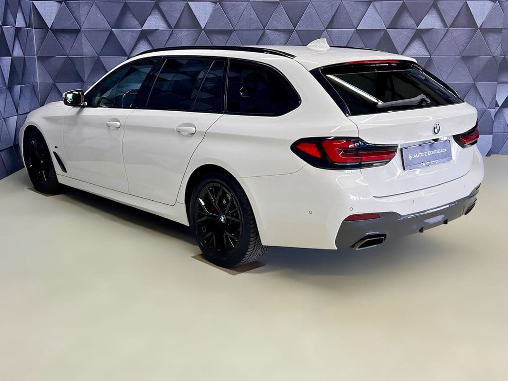 2021 BMW 5-Series - 5