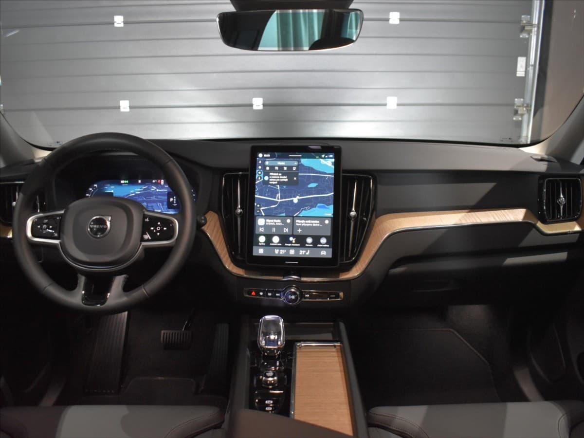 2025 Volvo Xc60 - 13