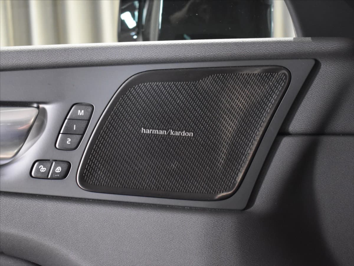 2025 Volvo Xc60 - 16