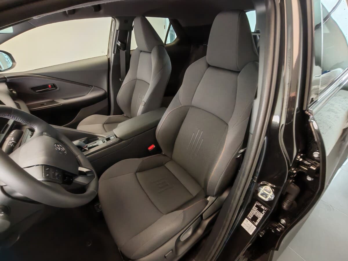 2024 Toyota C-Hr - 16