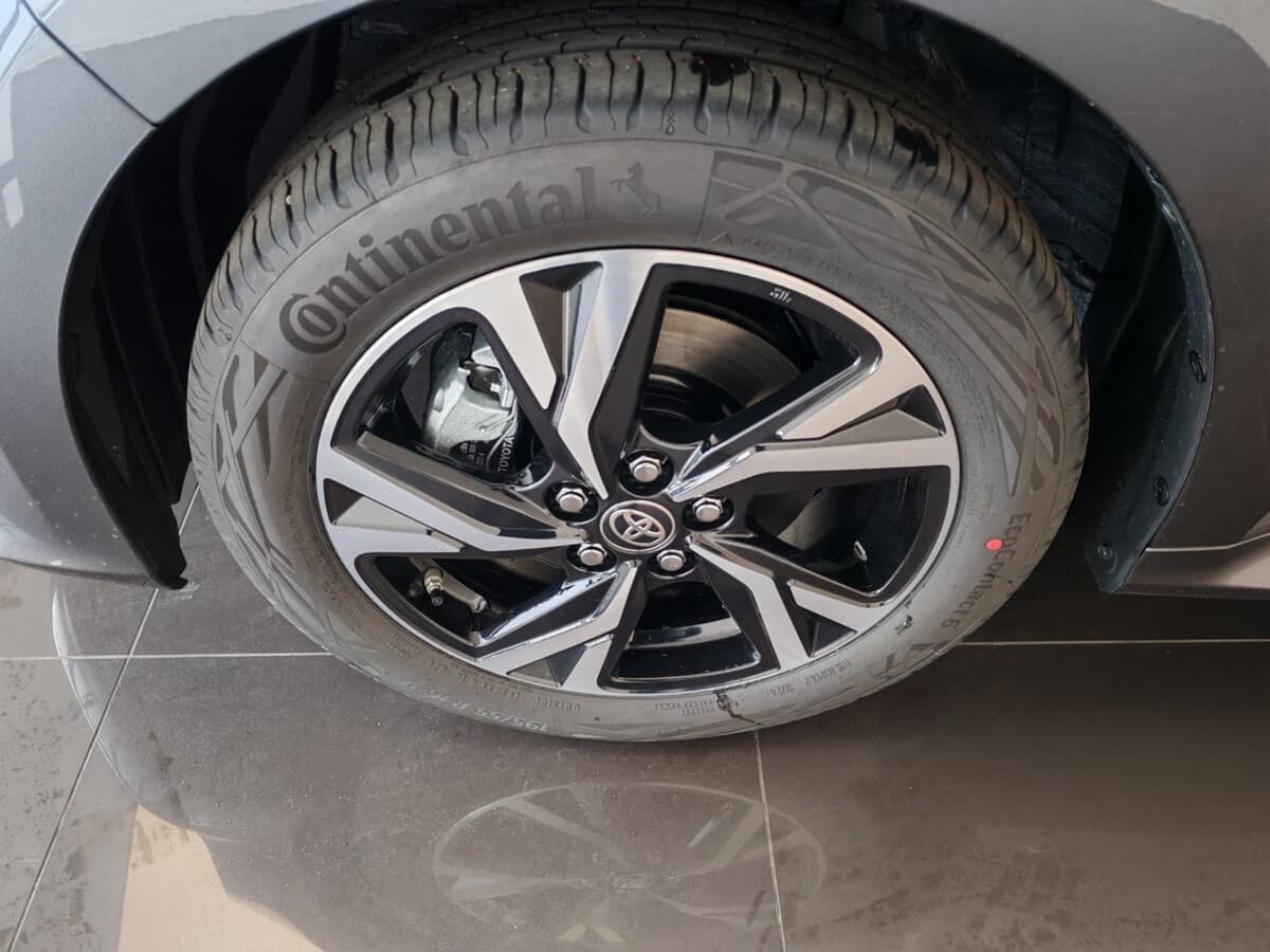 2024 Toyota Yaris - 9