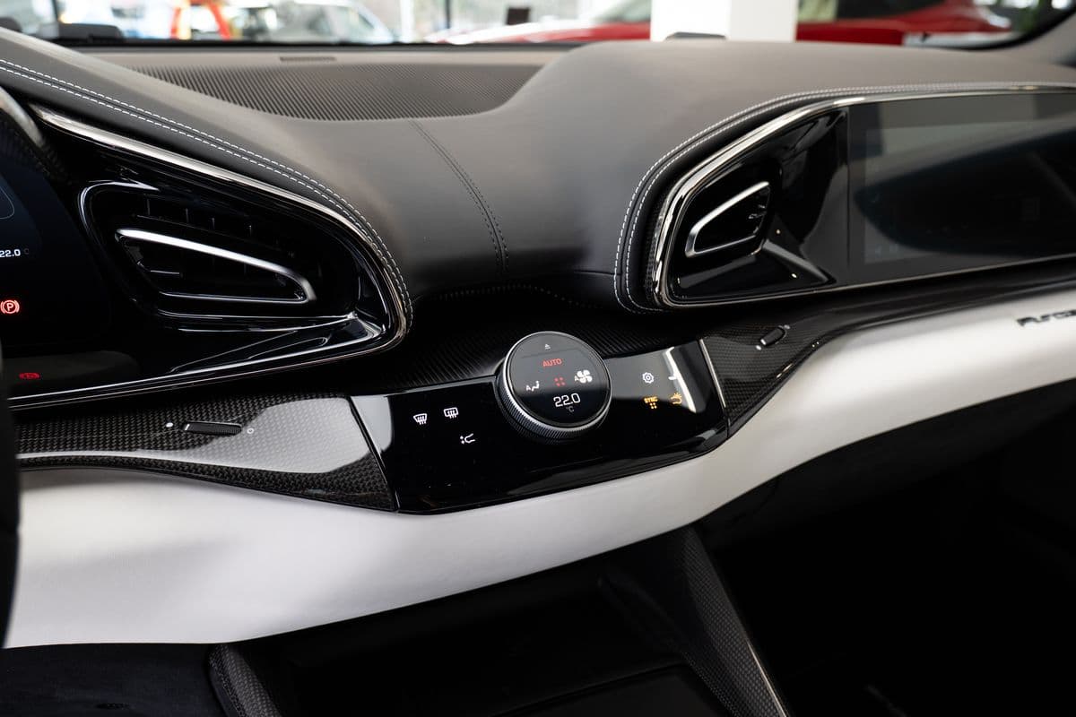 2026 Ferrari Purosangue - 16