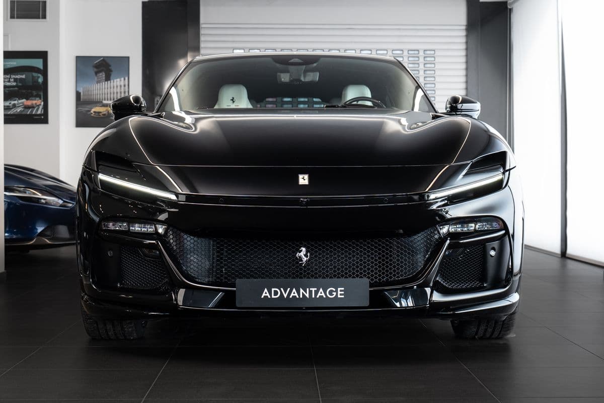 2026 Ferrari Purosangue - 2