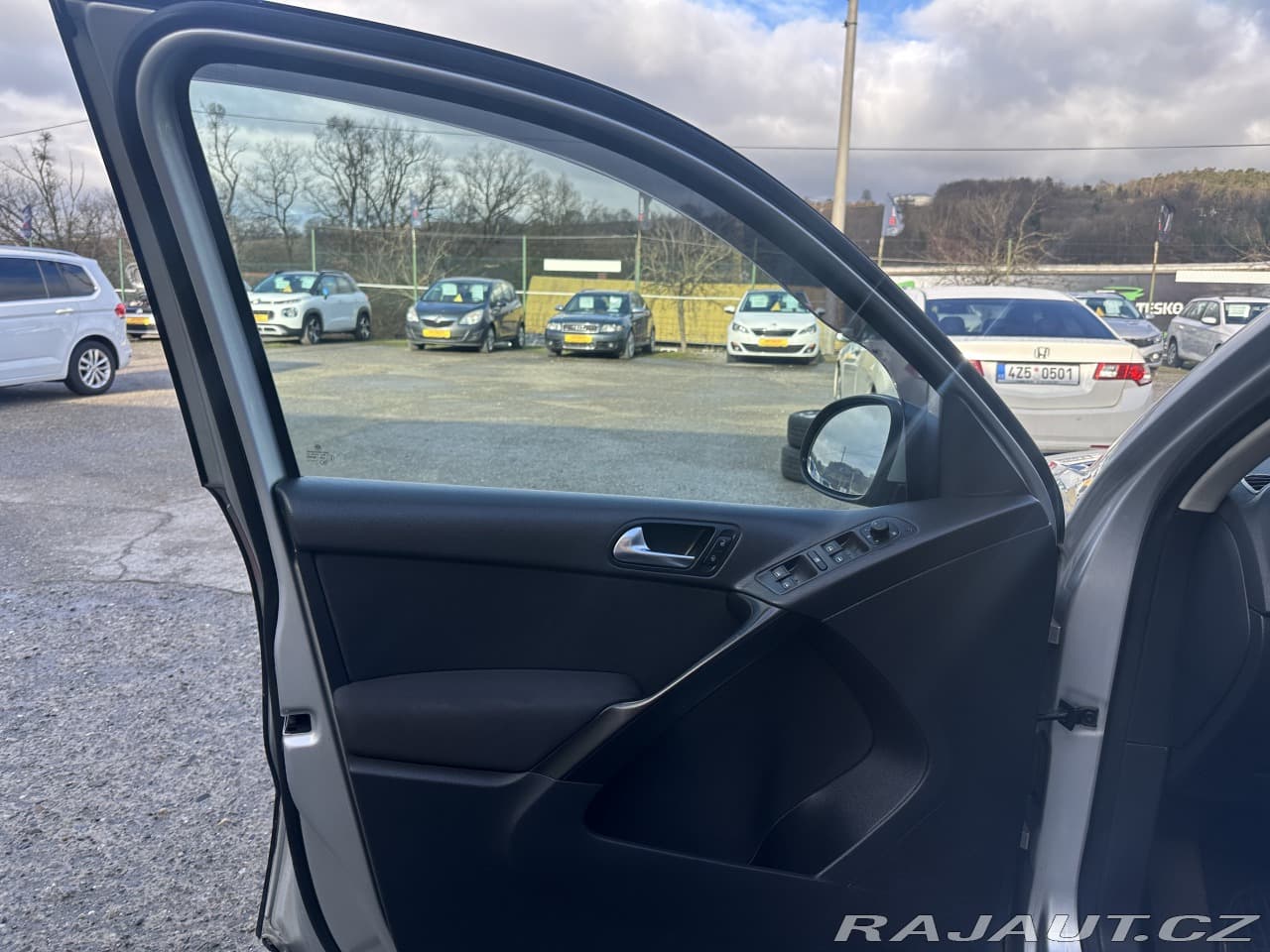 2010 Volkswagen Tiguan - 11