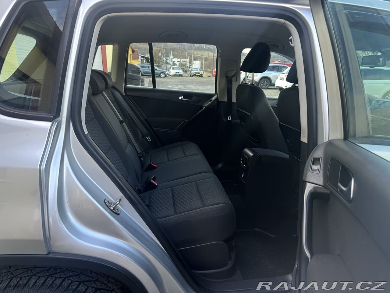 2010 Volkswagen Tiguan - 17