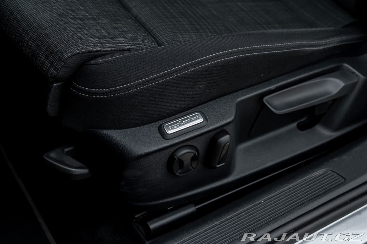 2020 Volkswagen Passat - 14