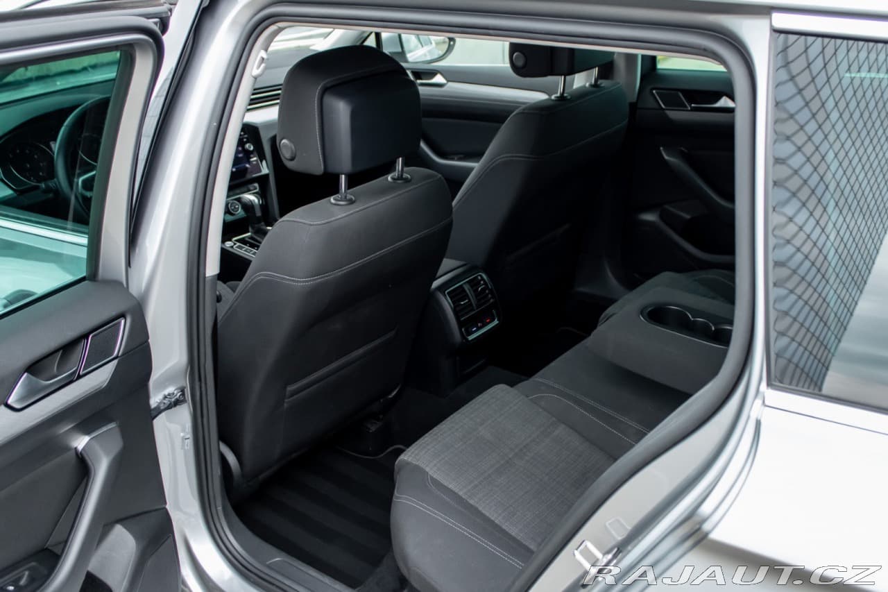 2020 Volkswagen Passat - 15