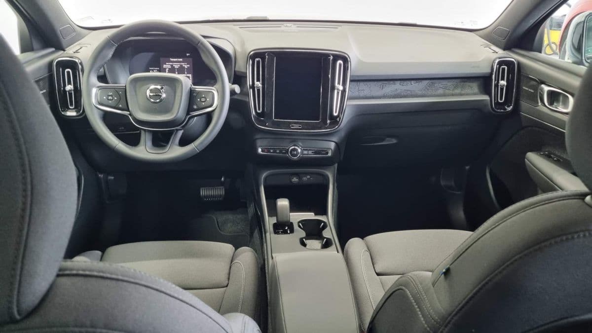 2025 Volvo Ec40 - 12