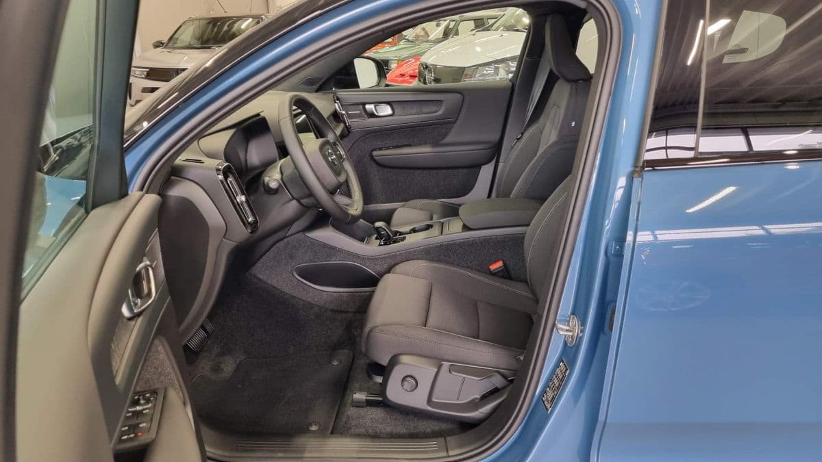 2025 Volvo Ec40 - 16