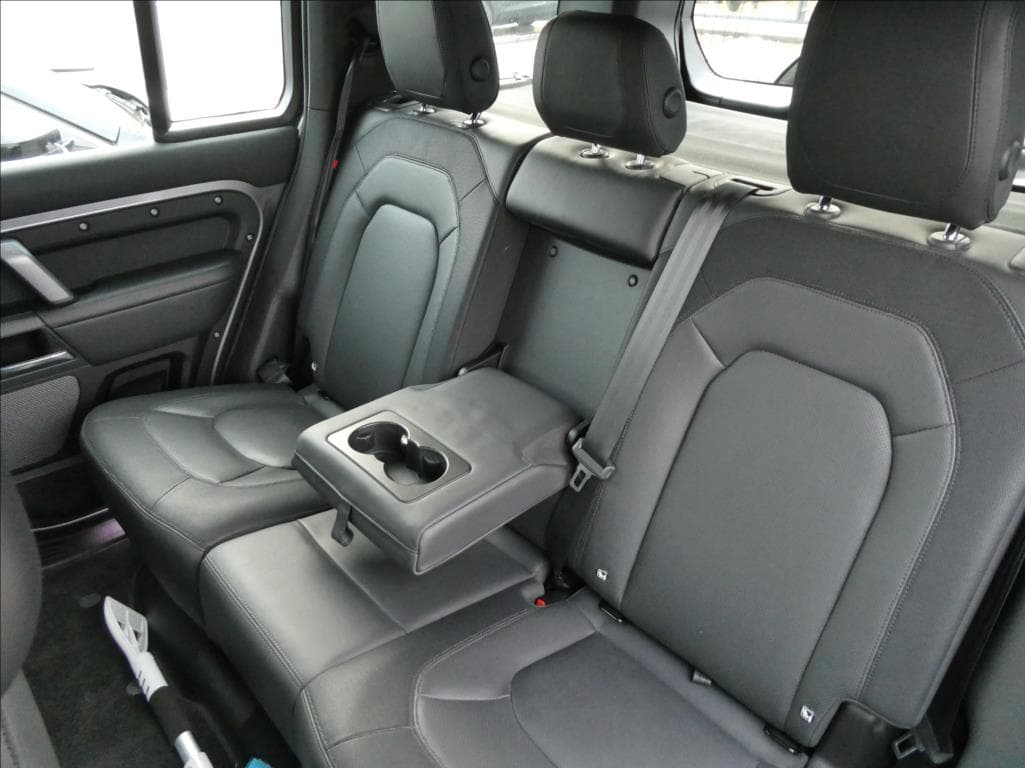 2022 Land Rover Defender - 18