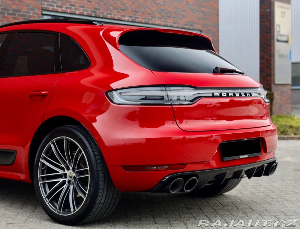 2020 Porsche Macan - 7