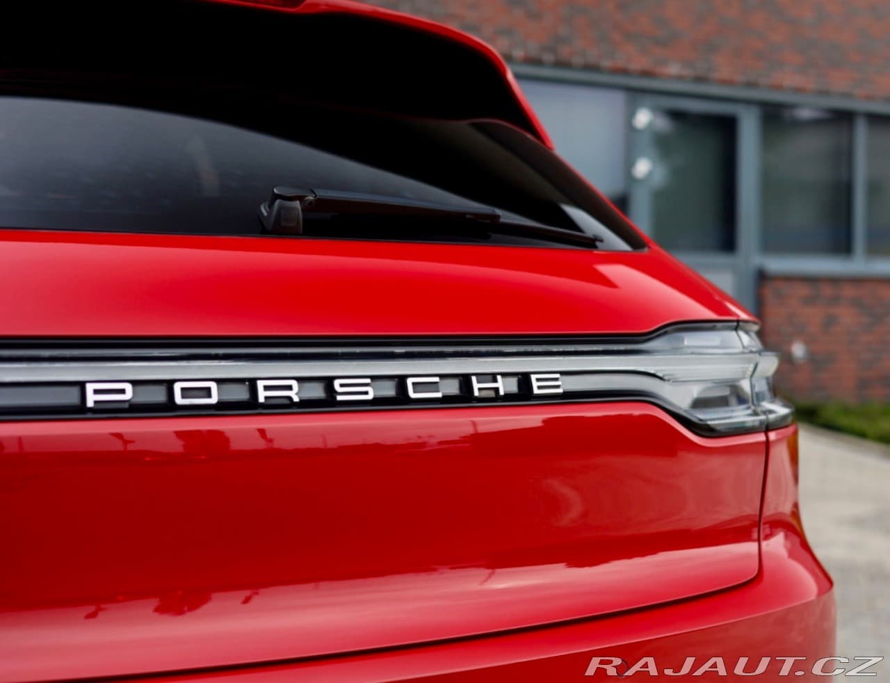2020 Porsche Macan - 8