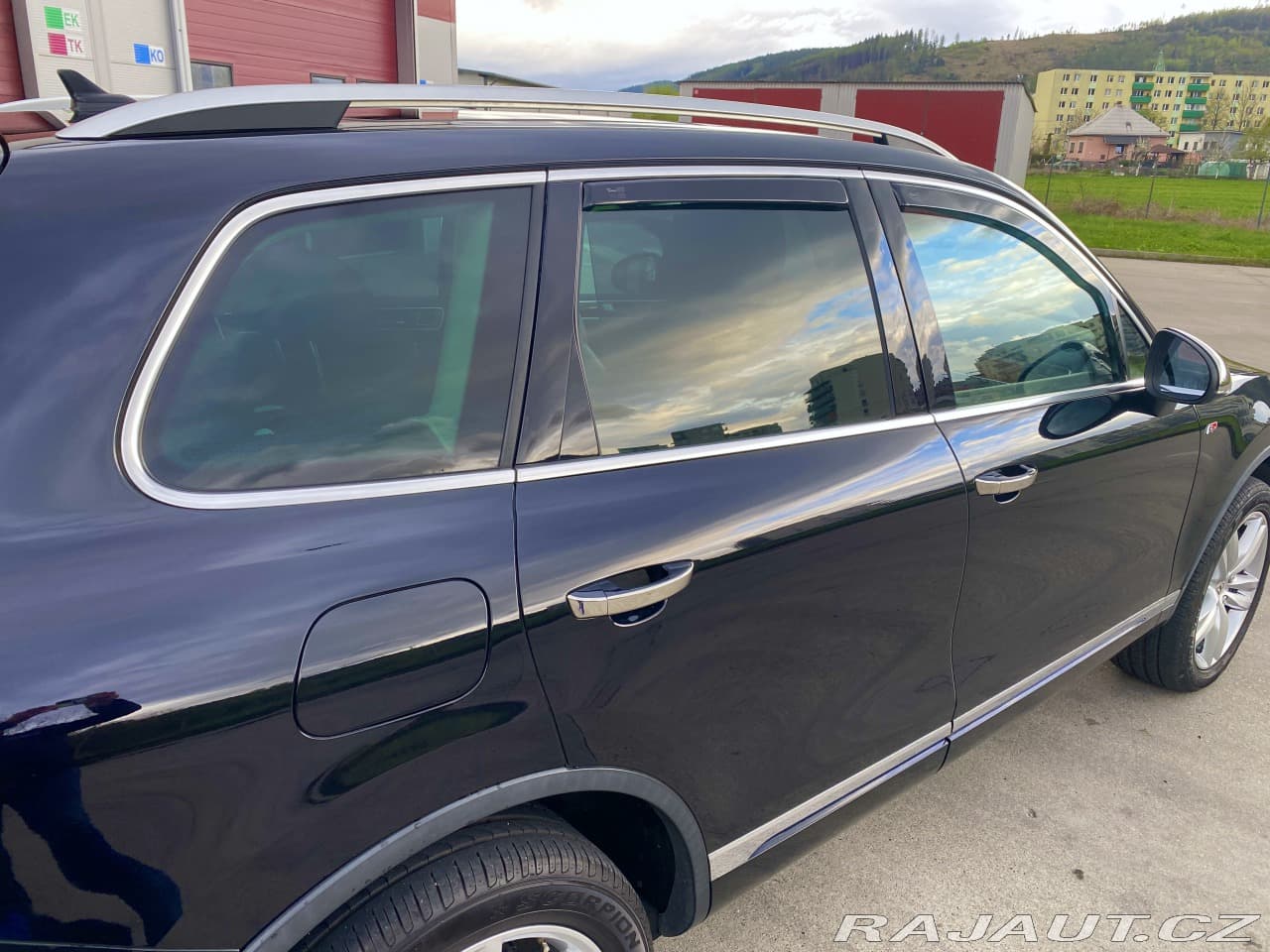 2013 Volkswagen Touareg - 20