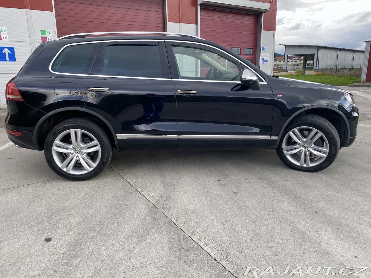 2013 Volkswagen Touareg - 7