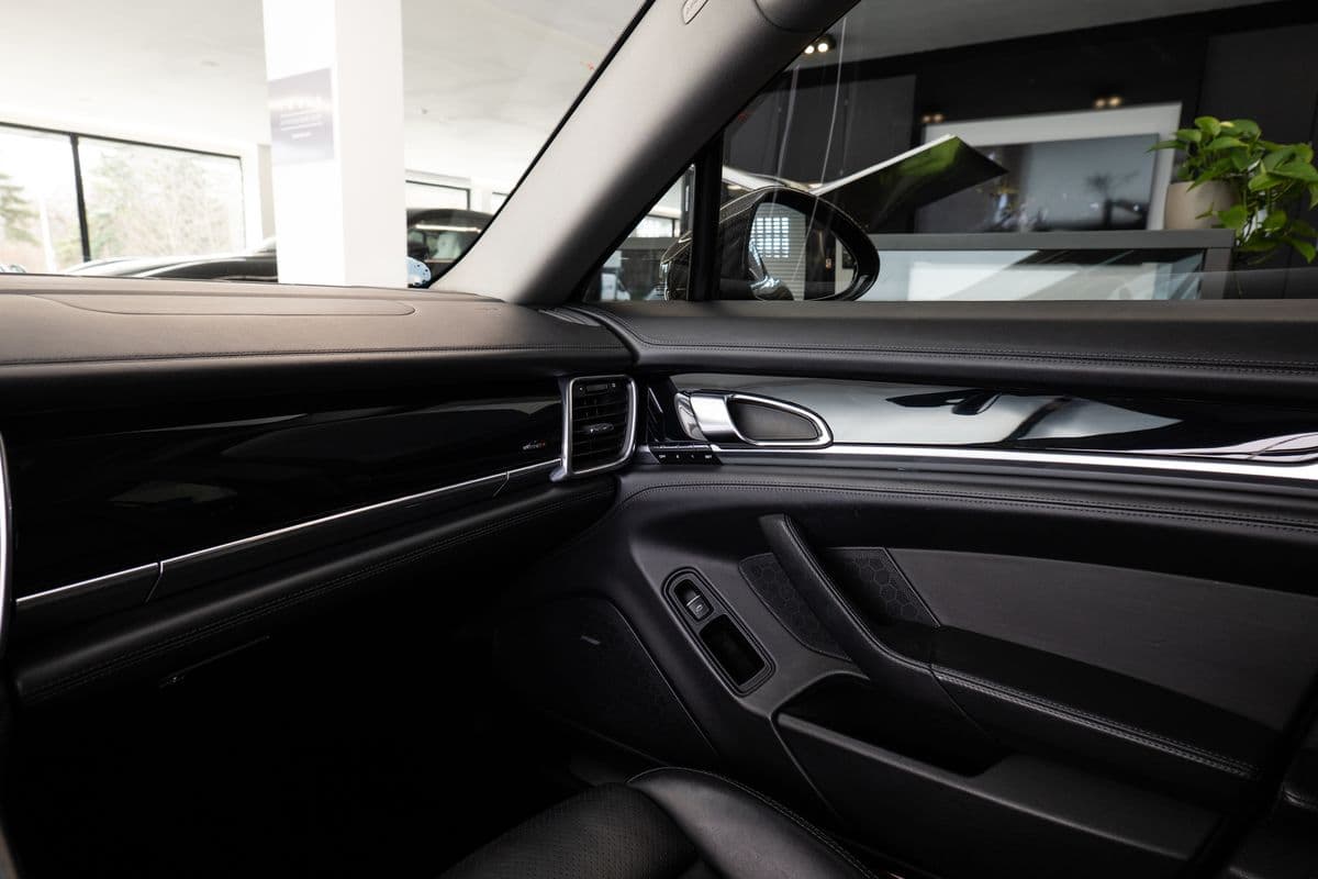 2011 Porsche Panamera - 15