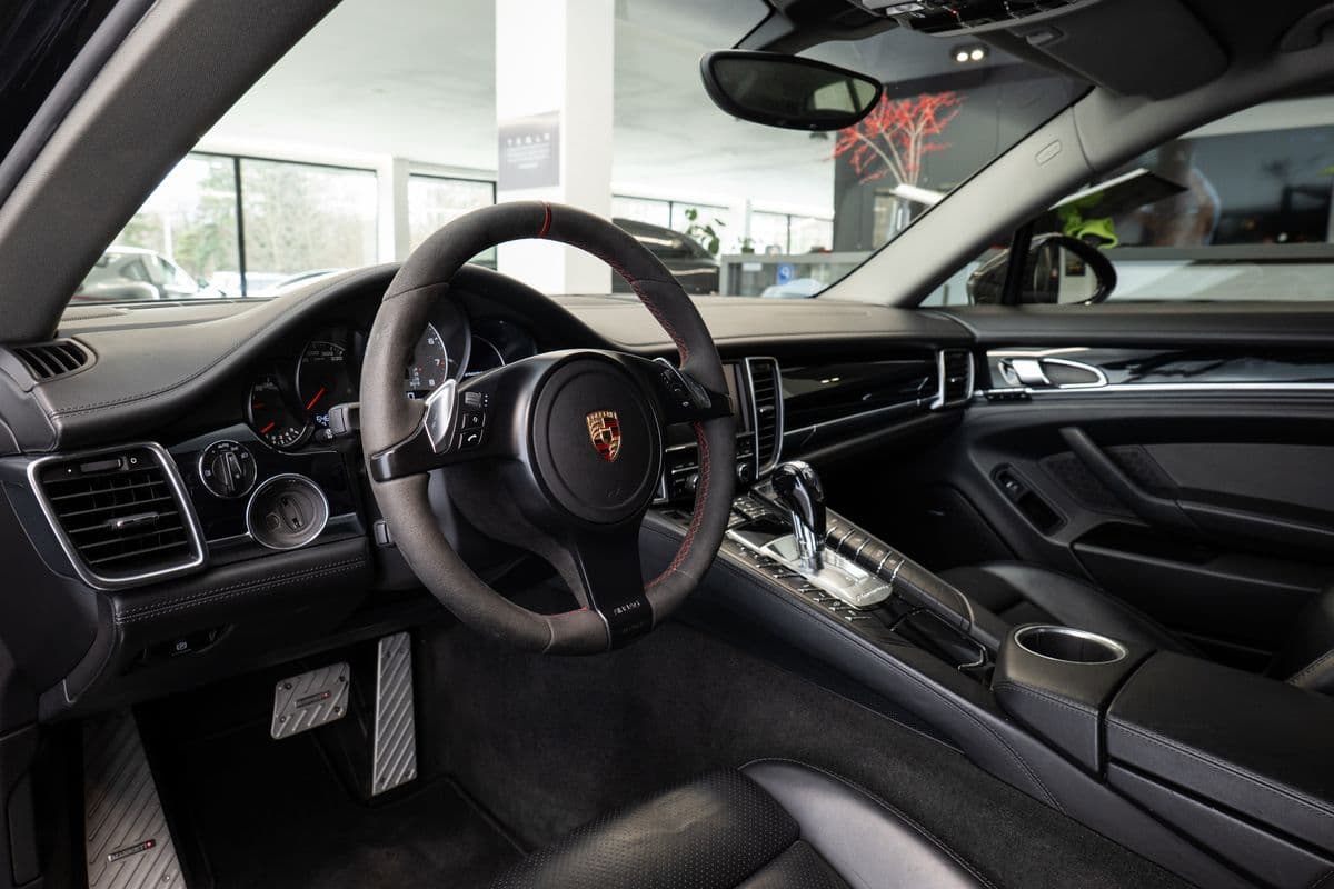 2011 Porsche Panamera - 5