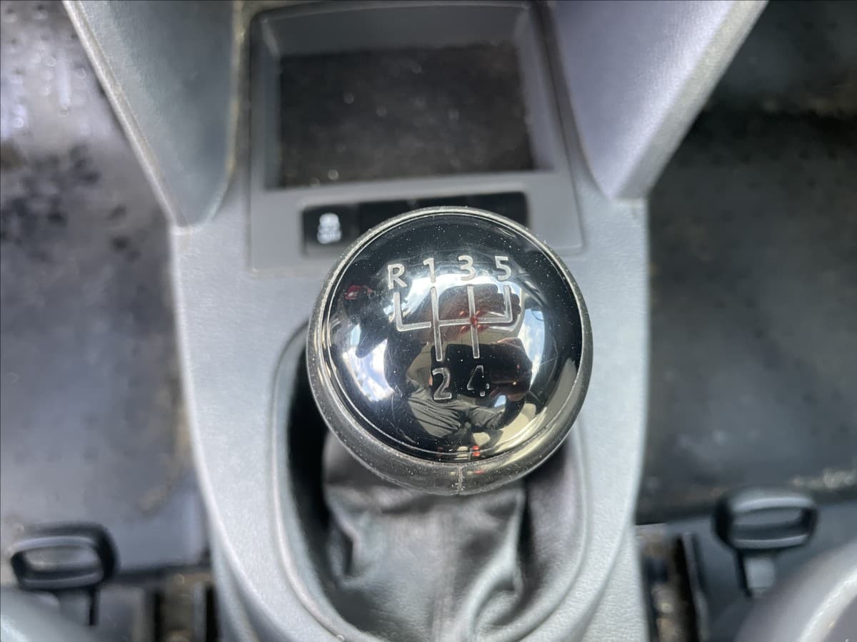 2011 Volkswagen Caddy - 16