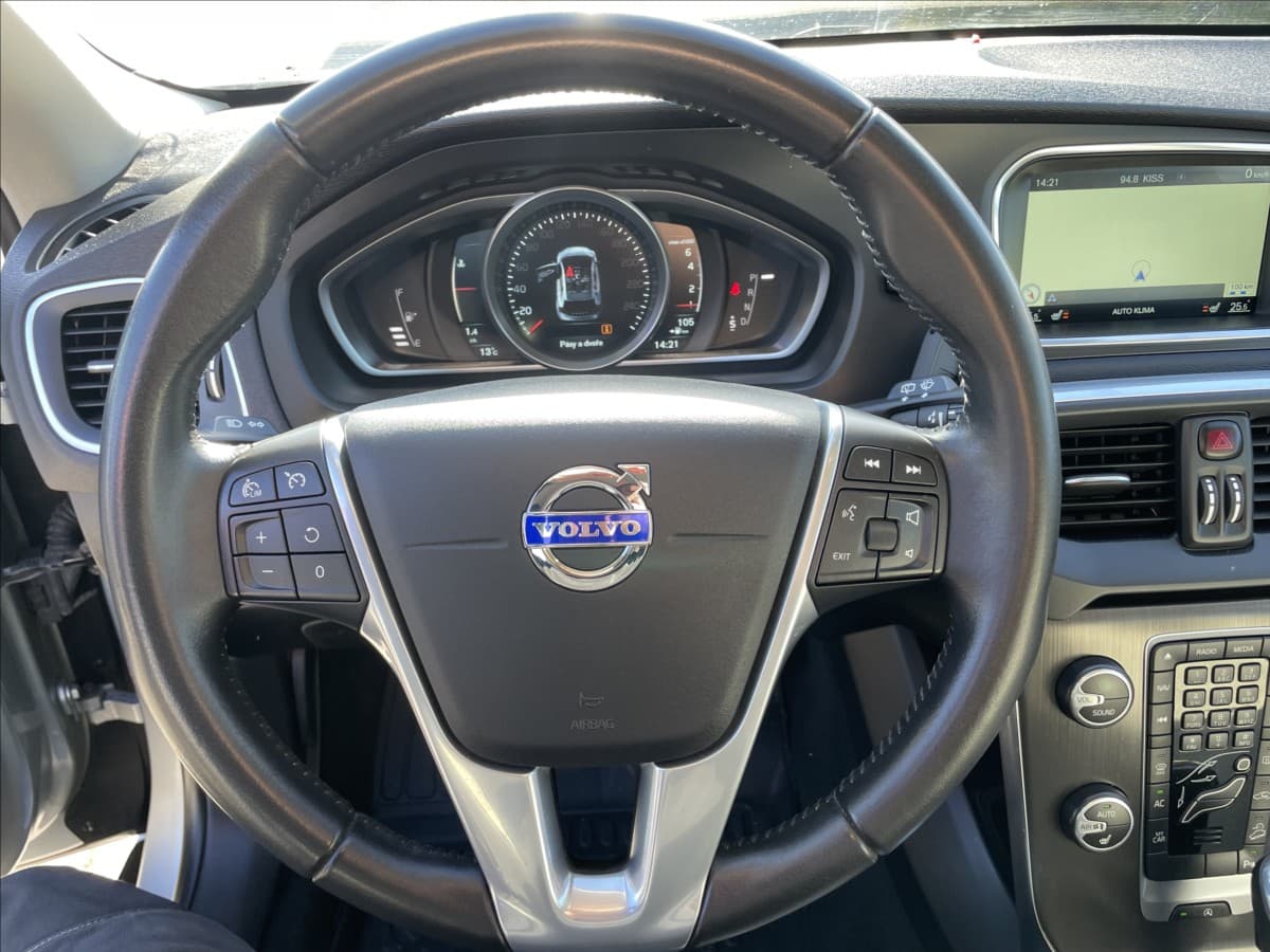2015 Volvo V40 - 14