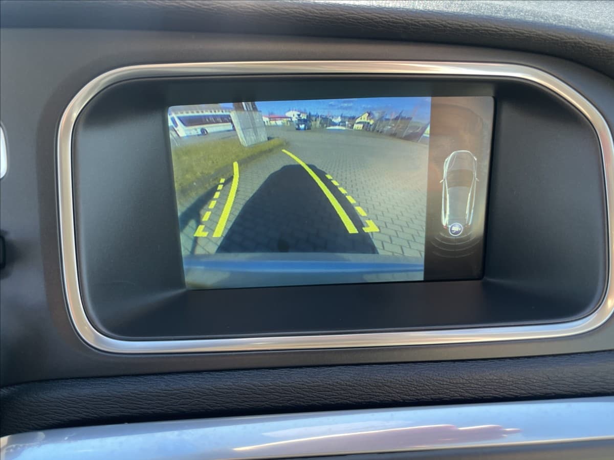 2015 Volvo V40 - 17