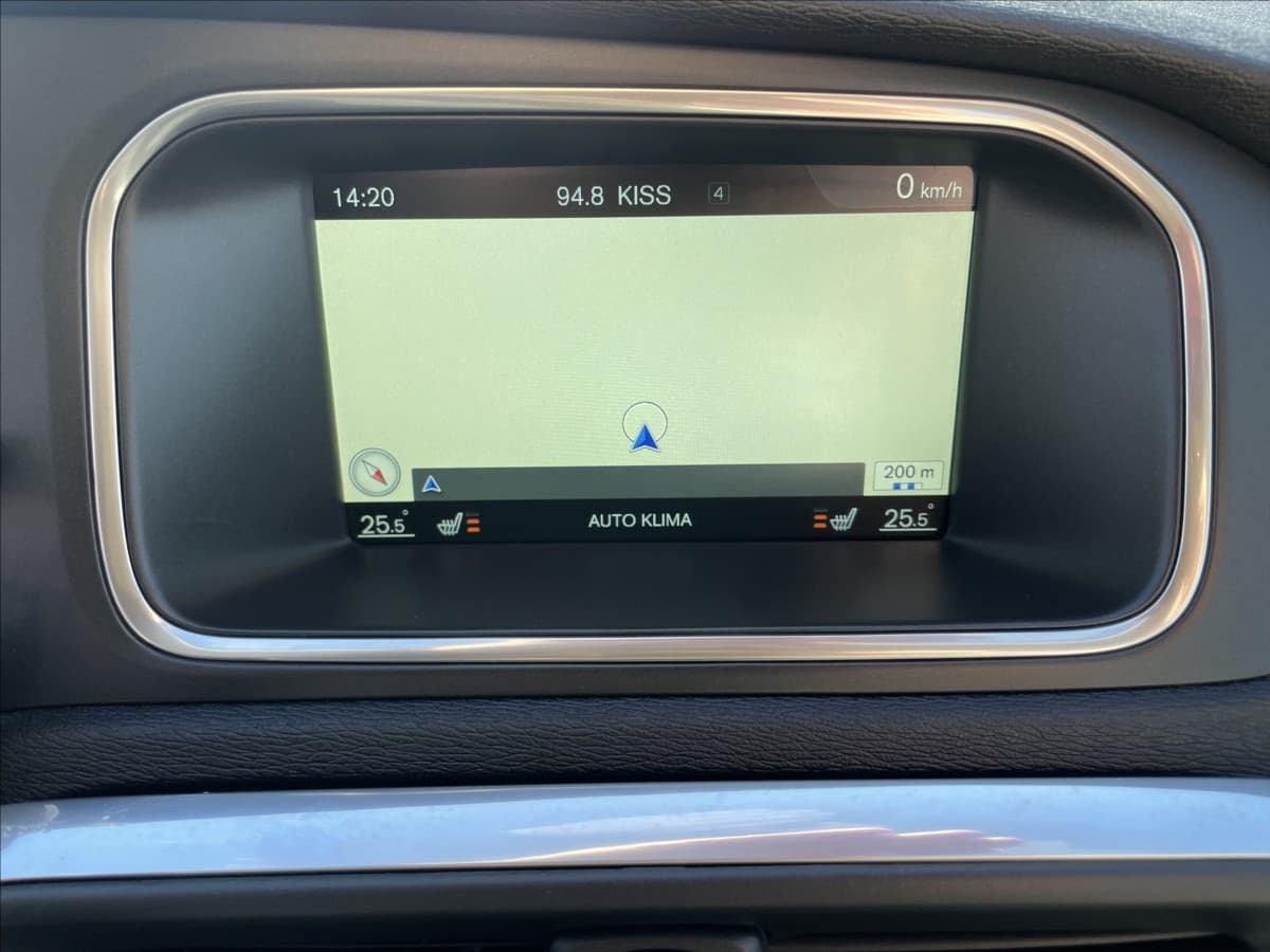 2015 Volvo V40 - 18