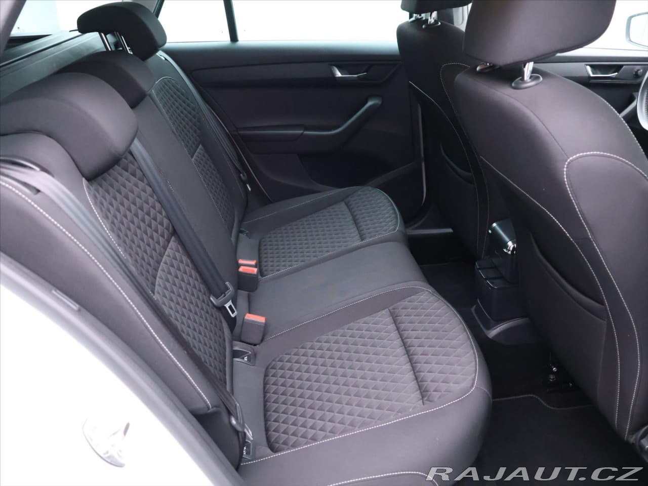 2015 Škoda Fabia - 10